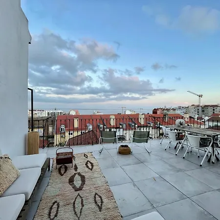 Grace River ליסבון